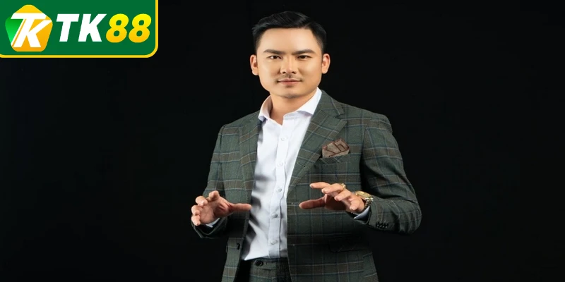 Ông dành nhiều năm nghiên cứu nhu cầu người chơi game